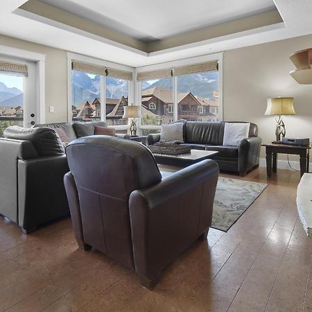 Sunset Ridge - Luxurious Corner Condo - Spectacular Mt Views With Open Pool! Canmore Exterior photo