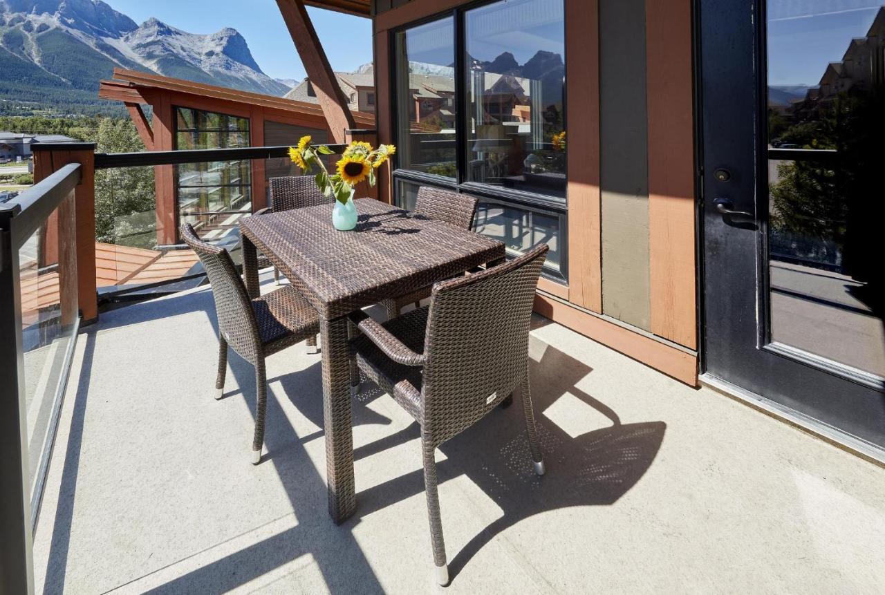 Sunset Ridge - Luxurious Corner Condo - Spectacular Mt Views With Open Pool! Canmore Exterior photo