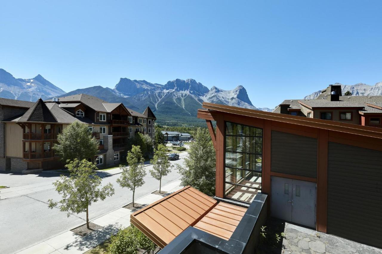 Sunset Ridge - Luxurious Corner Condo - Spectacular Mt Views With Open Pool! Canmore Exterior photo